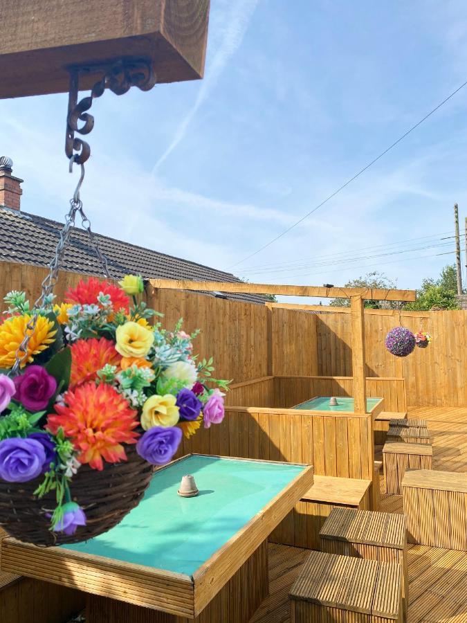 The Whistle And Flute Hotel Barnetby le Wold Exterior photo